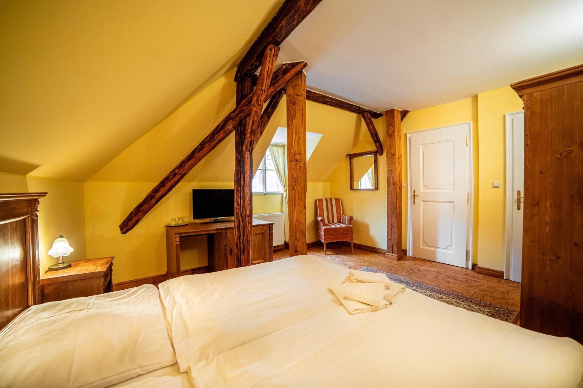 Penzion Cosmopolitan Ii. Banska Stiavnica Room photo