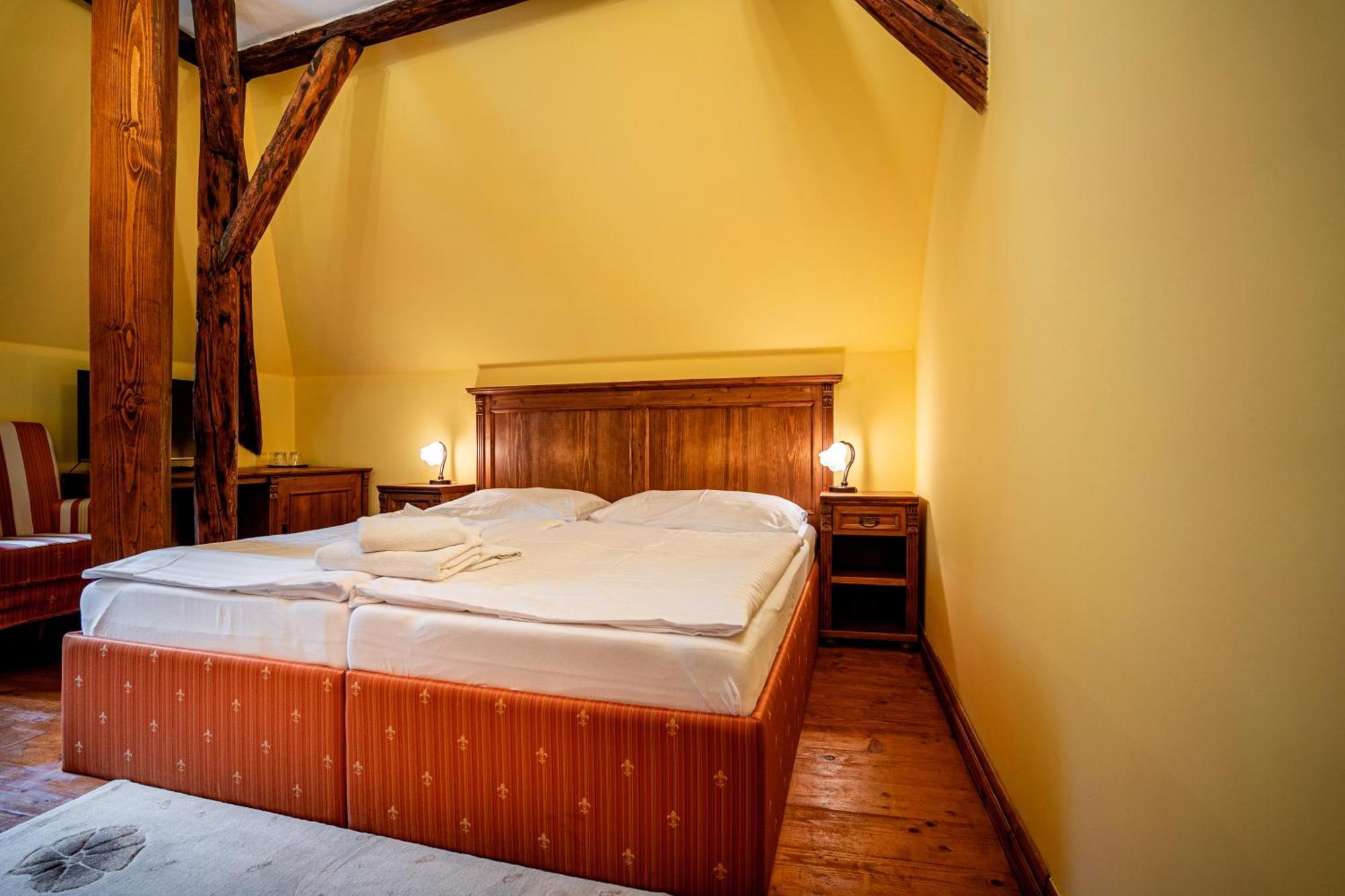 Penzion Cosmopolitan Ii. Banska Stiavnica Room photo