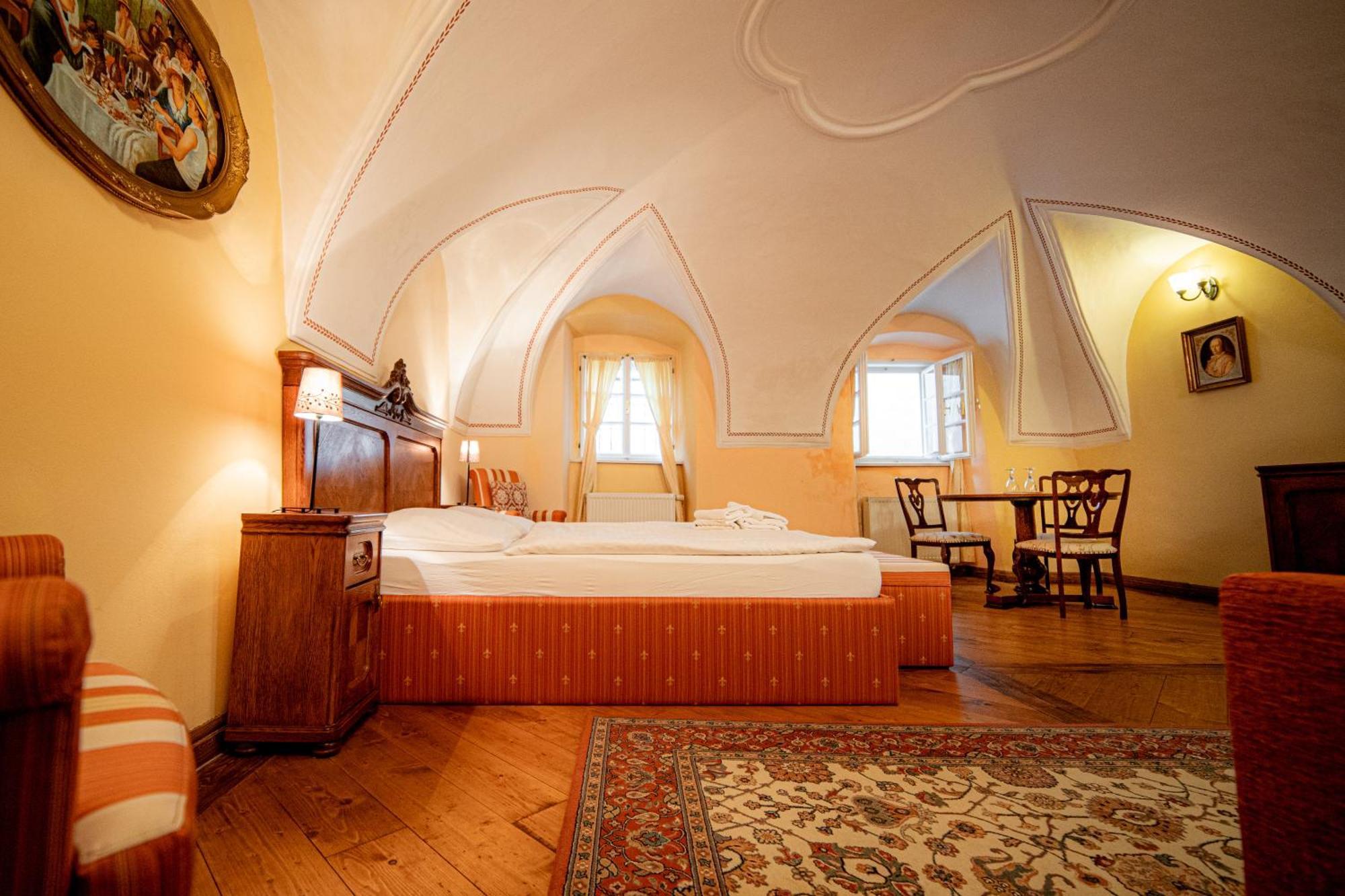 Penzion Cosmopolitan Ii. Banska Stiavnica Room photo