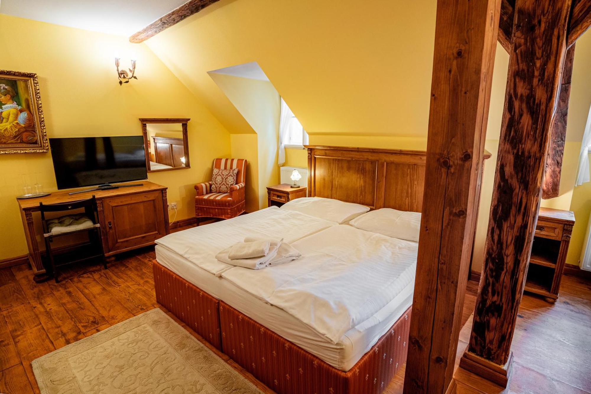 Penzion Cosmopolitan Ii. Banska Stiavnica Room photo