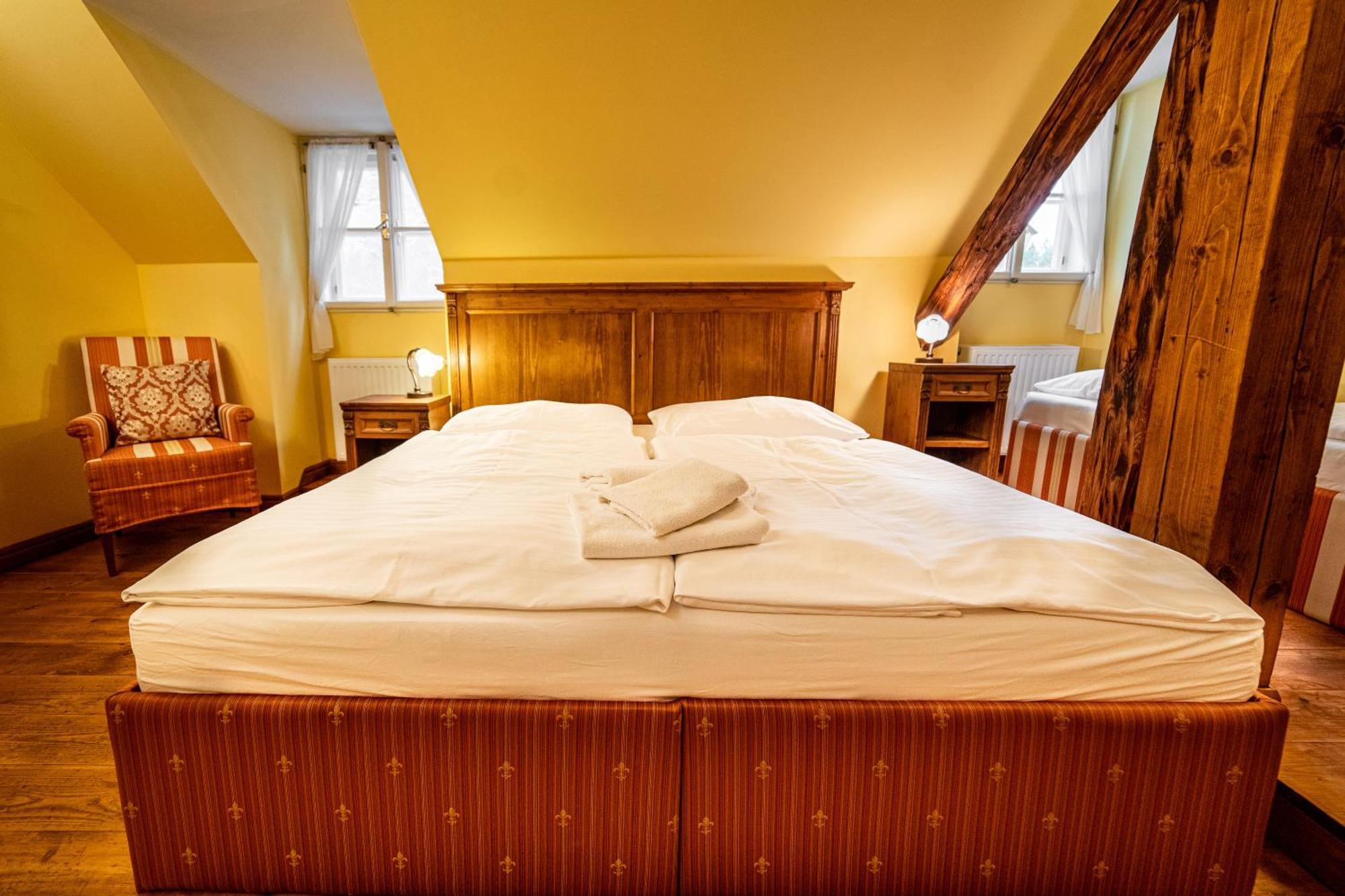 Penzion Cosmopolitan Ii. Banska Stiavnica Room photo